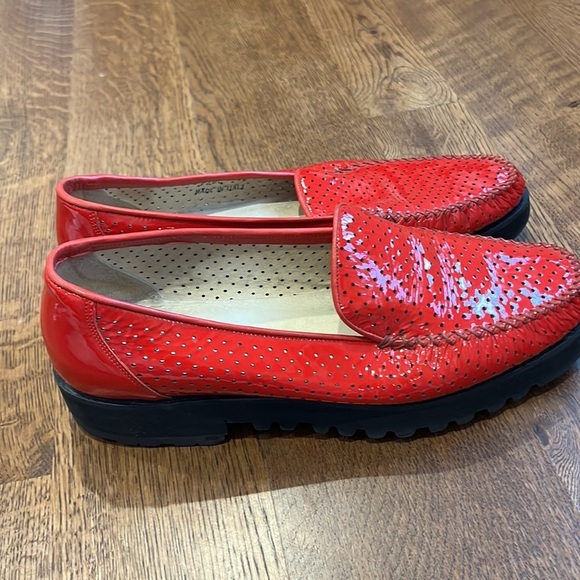 Diane B Women’s Loafers Red and Black - Picture 5 of 7